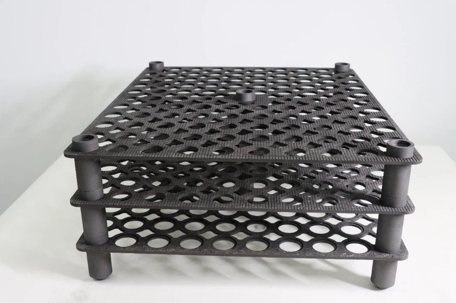Carbon/carbon fixture with stacked furnace loading trays